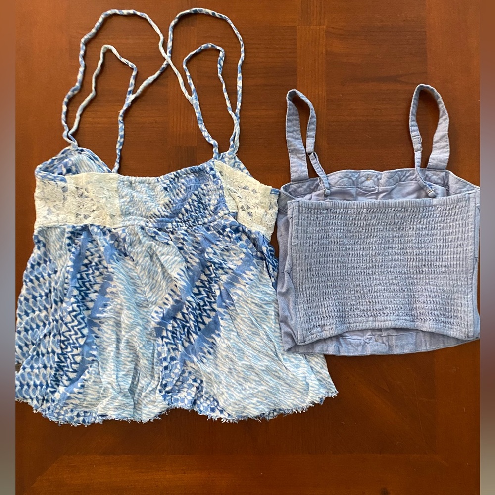 Hollister Light Blue Lace-Trim Patterned Cami & Chambray Button Crop Top Set - Picture 2 of 4
